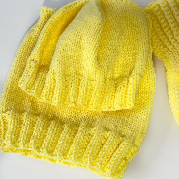 Hand Knit Child’s Hat, Scarf and Mittens Set - Picture 2 of 4